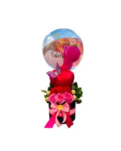 Pompon en escalera con Globo 6 Rosas 4 Bombones
